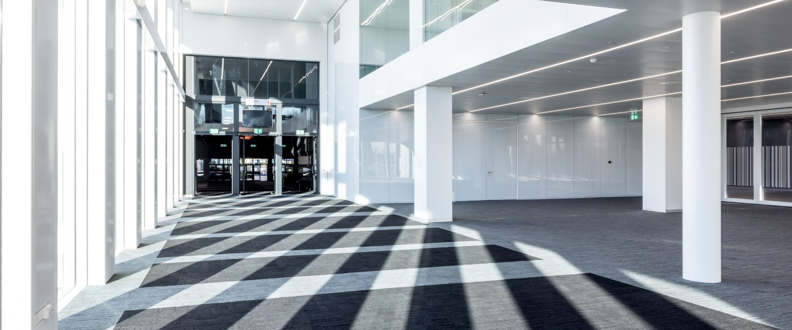 BrightlandsFoyer 3 2880x1200